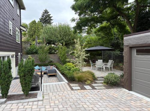 King Suite with Cook's Kitchen Near UW & Lake Union 20 mins to Stadiums
