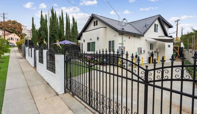 LA HOME-Olympics, Football, NBA, Baseball & Universal Studios
