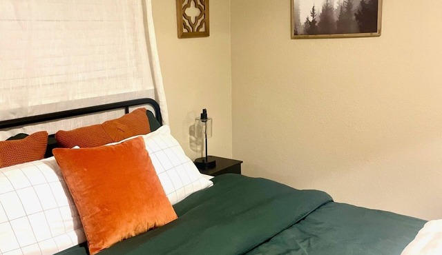 ⭐️Lake Almanor; clean & comfortable wheelchair accessible home in the mountains⭐️