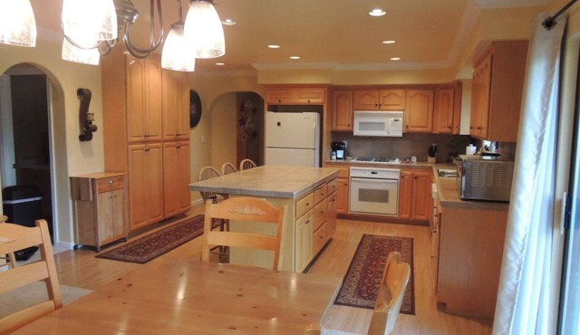 Lake Almanor West/Close to Golf/Beach Area/Boat Launch