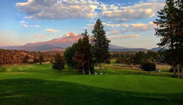 Lake Shastina Golf Resort