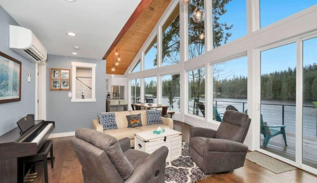 Lakefront Escape | Fire pit, Pets & Amazing Views