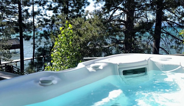 Lakefront | Hot Tub | Sauna | Games | Pet Friendly