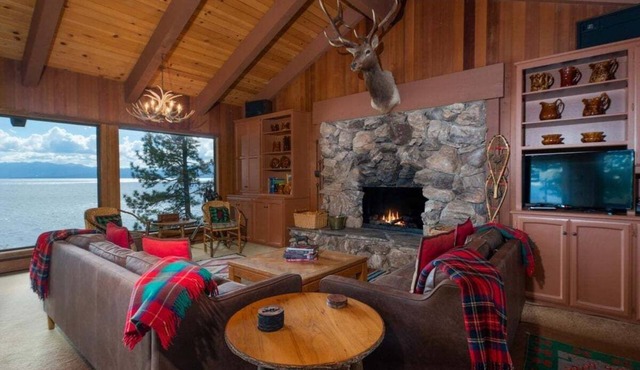 Lakefront Retreat in Tahoe City- large home in Dollar Point