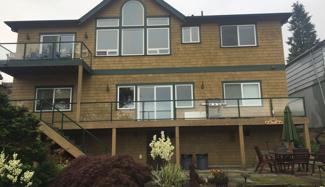 Lakefront retreat. Welcome to Big Lake. 4 Bedroom House