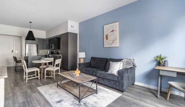Landing | Spectacular 1BD, Courtyard, Clubhouse