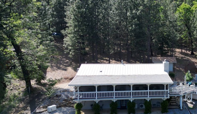 Large Lake House, Game Room, 4 Bedrooms, Near Lake- Shasta Lakeshore Retreat #14