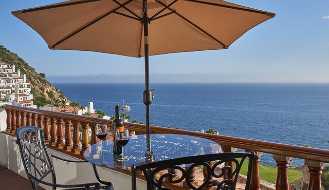 Light, Airy Luxury Hamilton Cove Villa La Casa Sirena w/Golf Cart - Great Value!