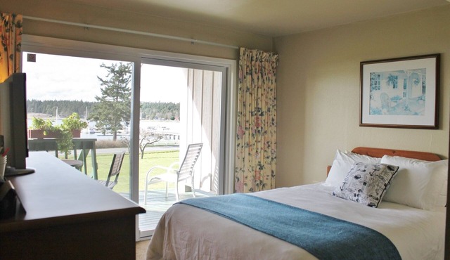 Lopez Islander Resort