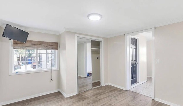 Lovely 1-bedroom studio with AC in vibrant Los Angeles