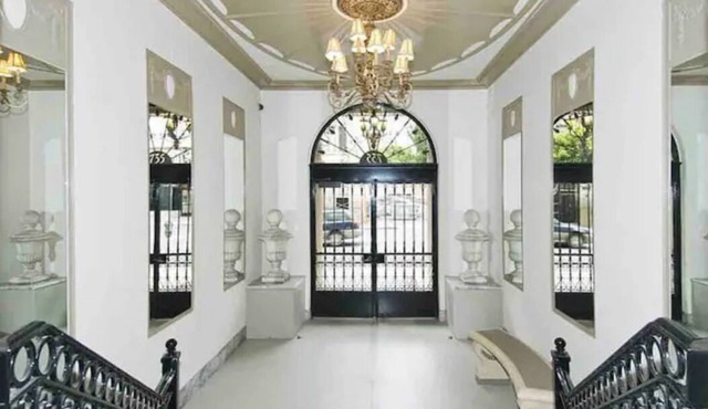 Lovely! 1bdrm w/Secret Garden & Parking Garage