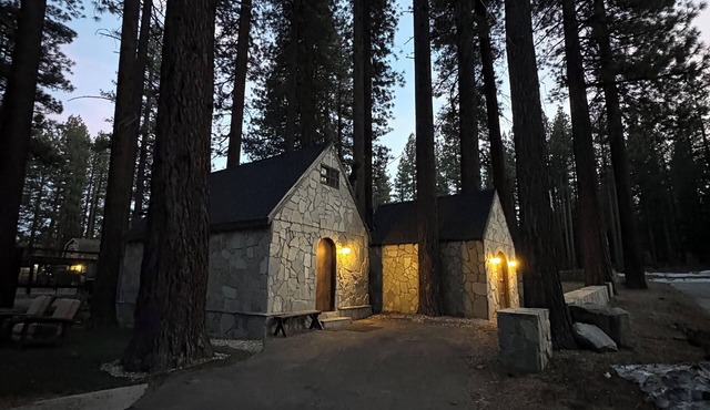Lovely 3-bedroom cottage in South Lake Tahoe perfect for your getaway
