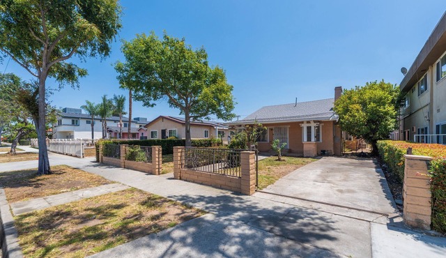Lovely 3-bedroom sofi house perfect for your stay