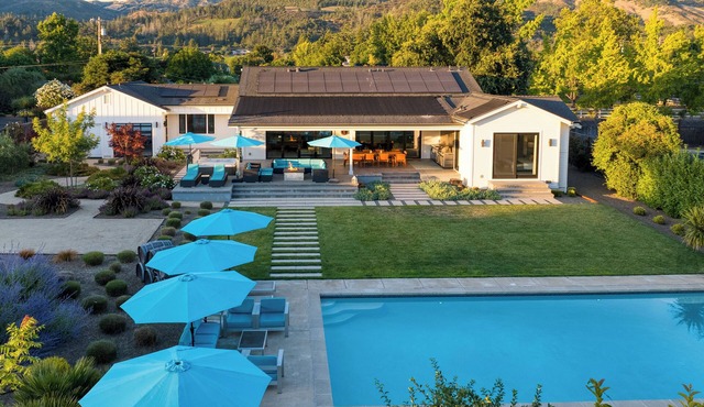 Luxe, Pool, Spa, Fire Pit, Game Room, Piano | Sonoma Pool Retreat by AvantStay