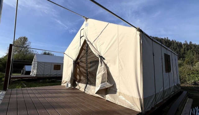 Luxurious Glamping Tent near Jedediah Smith Redwoods State Park, California