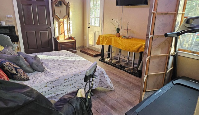 Luxurious Studio within the Yosemite Gateway/Sonora with Your Own Massage Chair