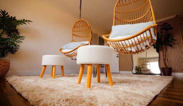 Luxury Escape w/Panoramic Views + Private Retreat
