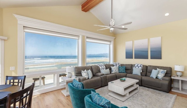 Luxury Ocean Front Beach Home! 4 bd/6 ba Sleeps 10