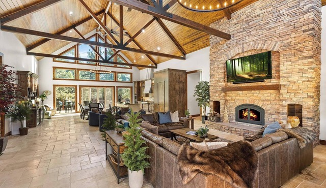 Luxury Single Story Ranch Style! Pickleball/Basketball Court! Theater! Game Room! HOT TUB & SWIM SPA! Beautiful Meadowbrook Estates Location! Fire Pit!