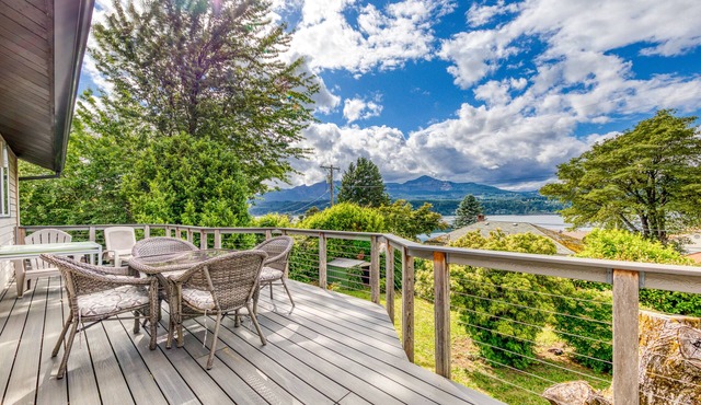 Magnificent Dog-Friendly Home w/Lake & Mountain Views from the Large Deck