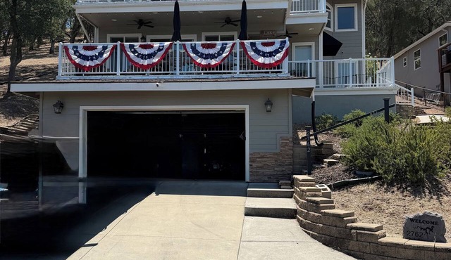 Make yourself at home at this cozy and inviting lake house in Oak Shores