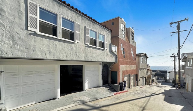 MANHATTAN BEACH Peaceful 2 bedroom steps to the beach