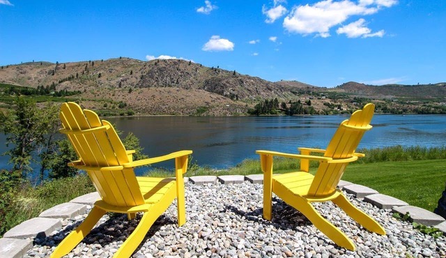 Manson Lakefront Home near Lake Chelan w/Dock