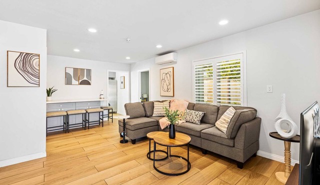 Marbella Lane - Serene Haven Retreat 3BR