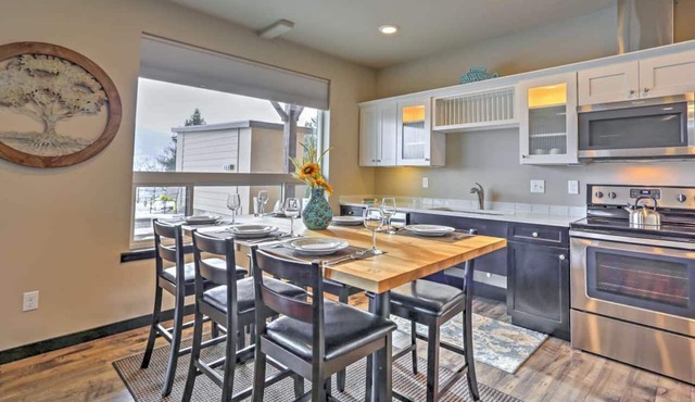 Marina's Edge Condo - Pool & Spas - Marina -Town!