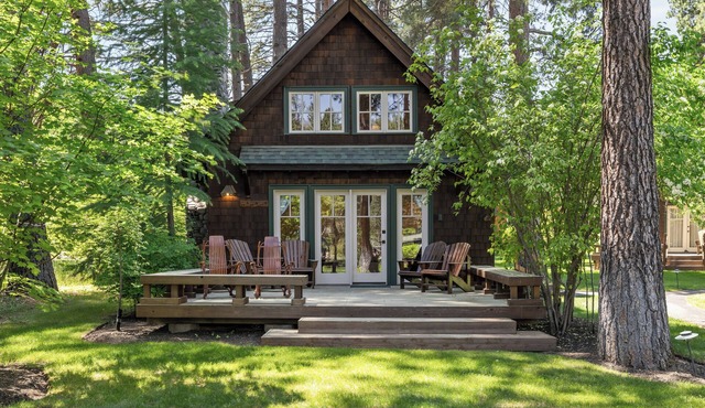Metolius River Resort Cabin 11 Luxurious cabin on the Metolius River & fireplace