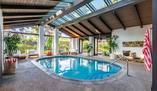 Mid-Century Modern Montecito Escape