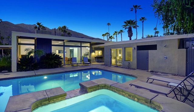 MidCentury Modern Pool Home in Twin Palms area. "Living Retro" Cover Home - Retr