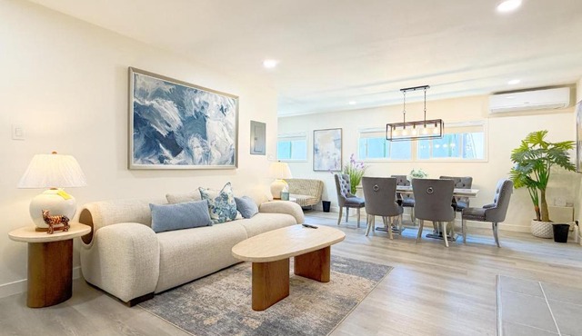 Modern Cozy Retreat 4BR 4BA Free Parking for4