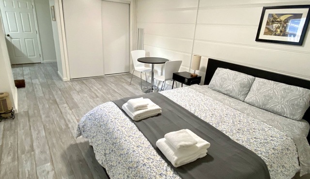 Modern cozy studio next to Airport