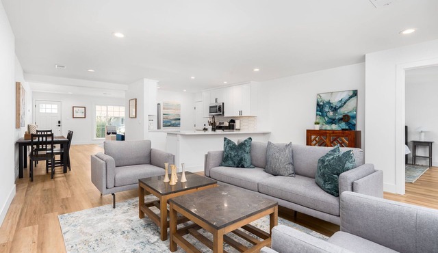 Modern l Renovated l Near Downtown & SFO l 3 BR