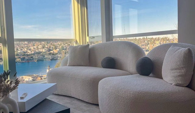 Modern Luxurious Townhouse;Close to UW & Downtown Seattle.Perfect for MAJOR INTERNATIONAL SPORTING EVENT Stays in Seattle