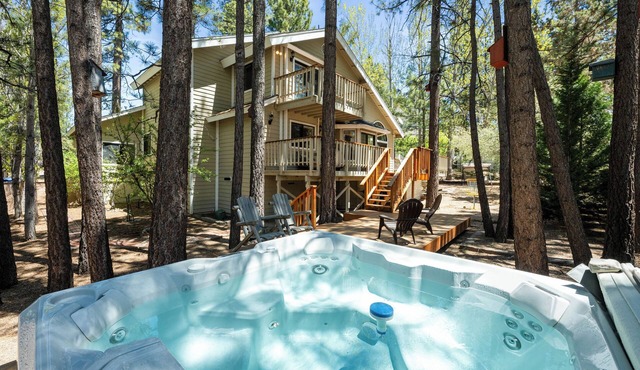 Modern Mountain Chalet w/Hot Tub, Near the Slopes, Lake & Village