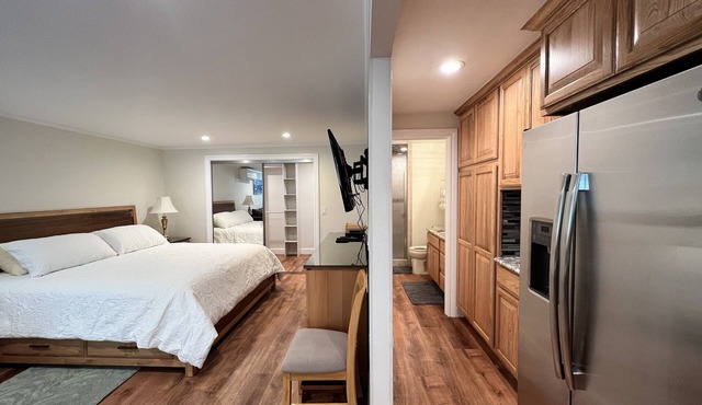 Modern New Studio with All Amenities!