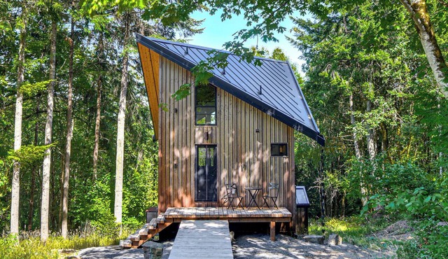 Modern PNW Cabin on 10 Wooded Acres