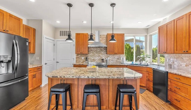 Modern Private Getaway in the Heart of Seward Park!