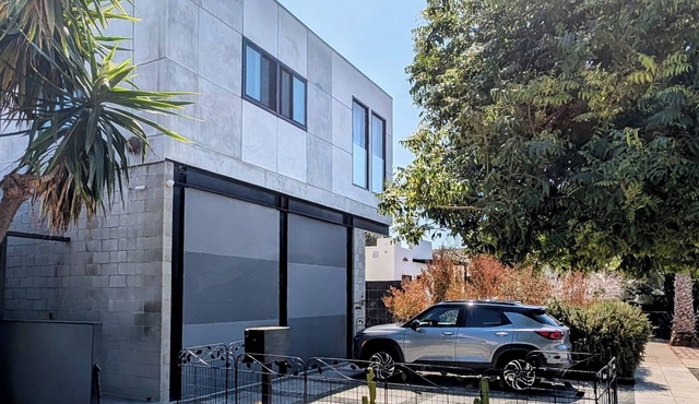Modern Private Spacious Suite in Culver City West