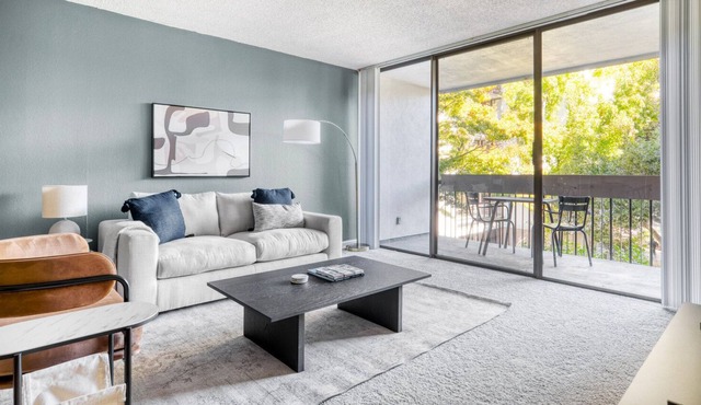 Modern San Mateo 1BR w/ W/D, BBQ & Pool, nr Caltrain, by Blueground