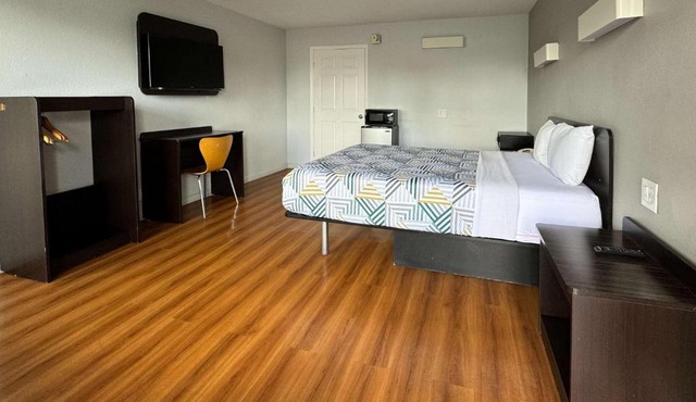 Motel 6-Delano, CA