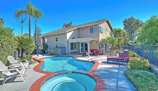 Mountain View Pool House BBQ