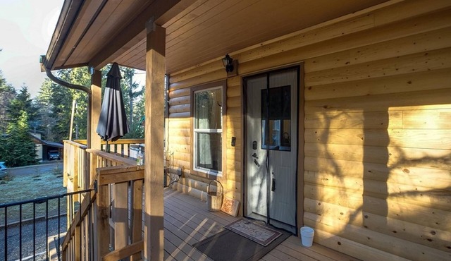 Mt. Baker Lodging Cabin 2- Sleeps 8!