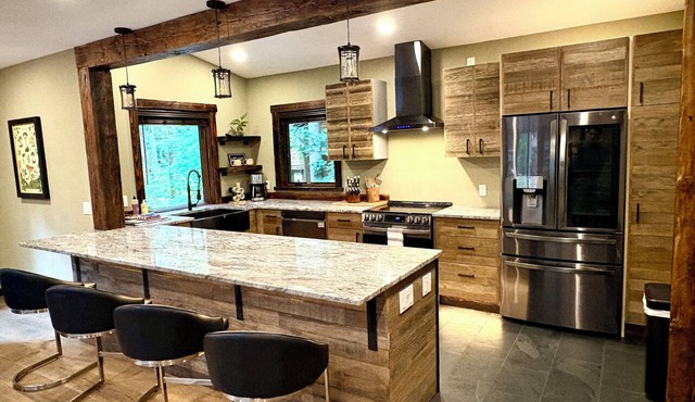 Mt Baker Luxury Cabin 2 King Beds Hot Tub Game Loft Firepit