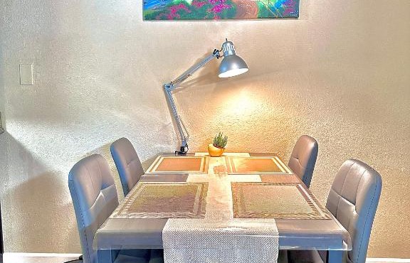 MTV Premier 2BD/2BR All Amenities at Your Service!