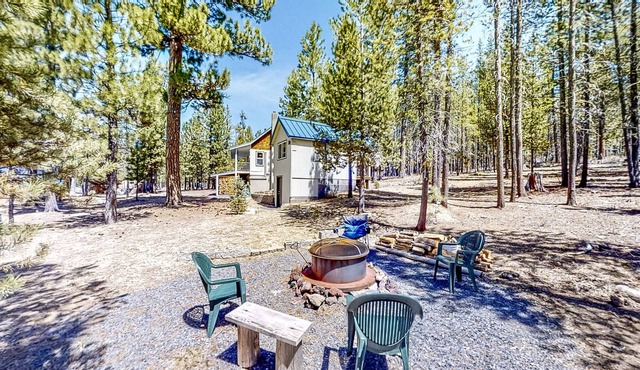 Multiple Unit Retreat w/ Firepit & Enclosed Yard