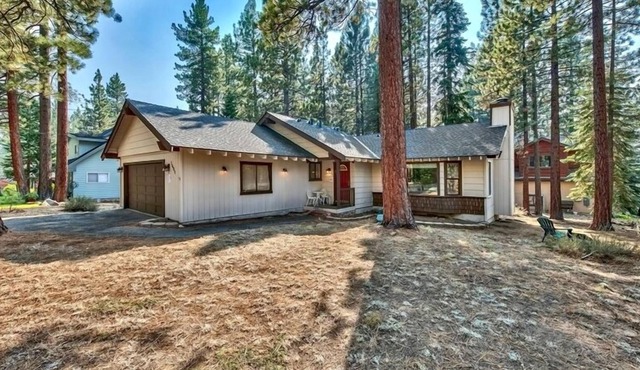 MV39 South Lake Tahoe Cabin with Hot tub, tech friednly great wifi! VHR21-0029