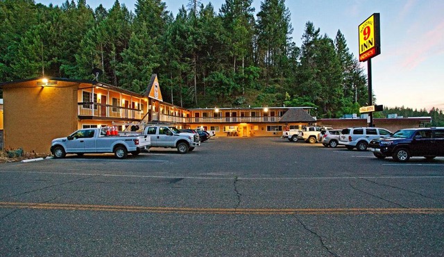 National 9 Inn - Placerville